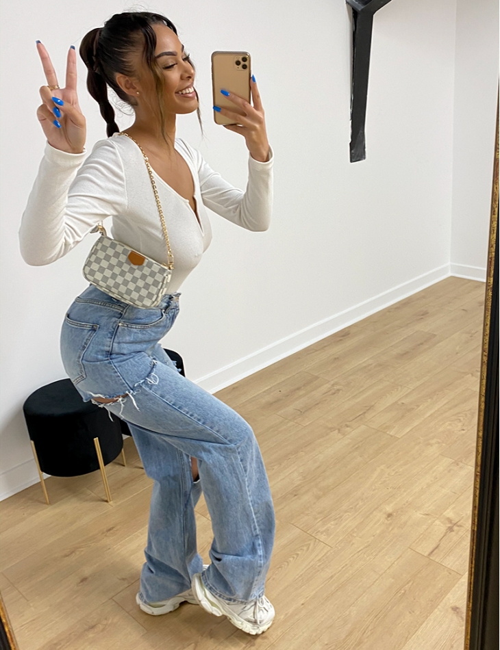 Jeans taille haute straight destroy Jeans taille haute straight destroy