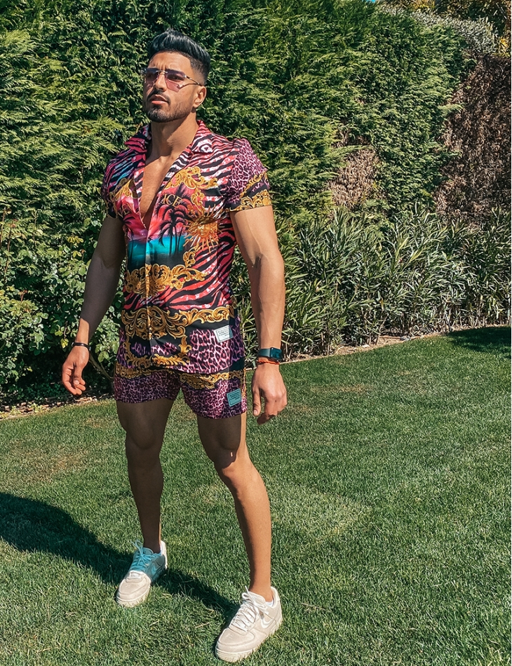 Ensemble chemise et short de bain à motifs baroque Ensemble chemise et short de bain à motifs baroque