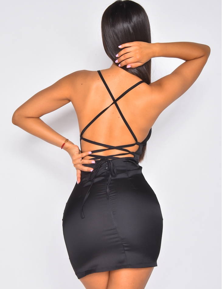 Robe en satin à lacet Robe en satin à lacet