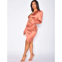 Robe décolletée à manches longues Robe décolletée à manches longues