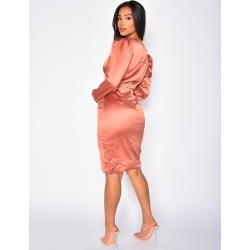 Robe décolletée à manches longues Robe décolletée à manches longues