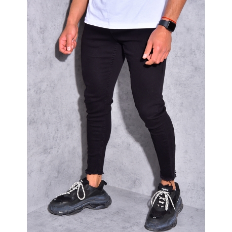 Jeans basic effiloché aux chevilles Jeans basic effiloché aux chevilles