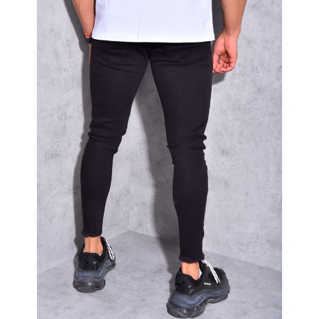 Jeans basic effiloché aux chevilles Jeans basic effiloché aux chevilles