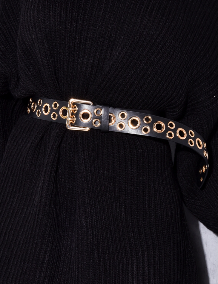 Ceinture avec des trous