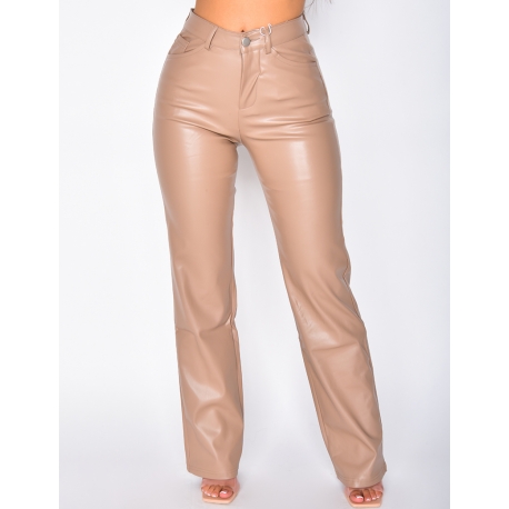 Pantalon coupe droite en cuir vegan Pantalon coupe droite en cuir vegan