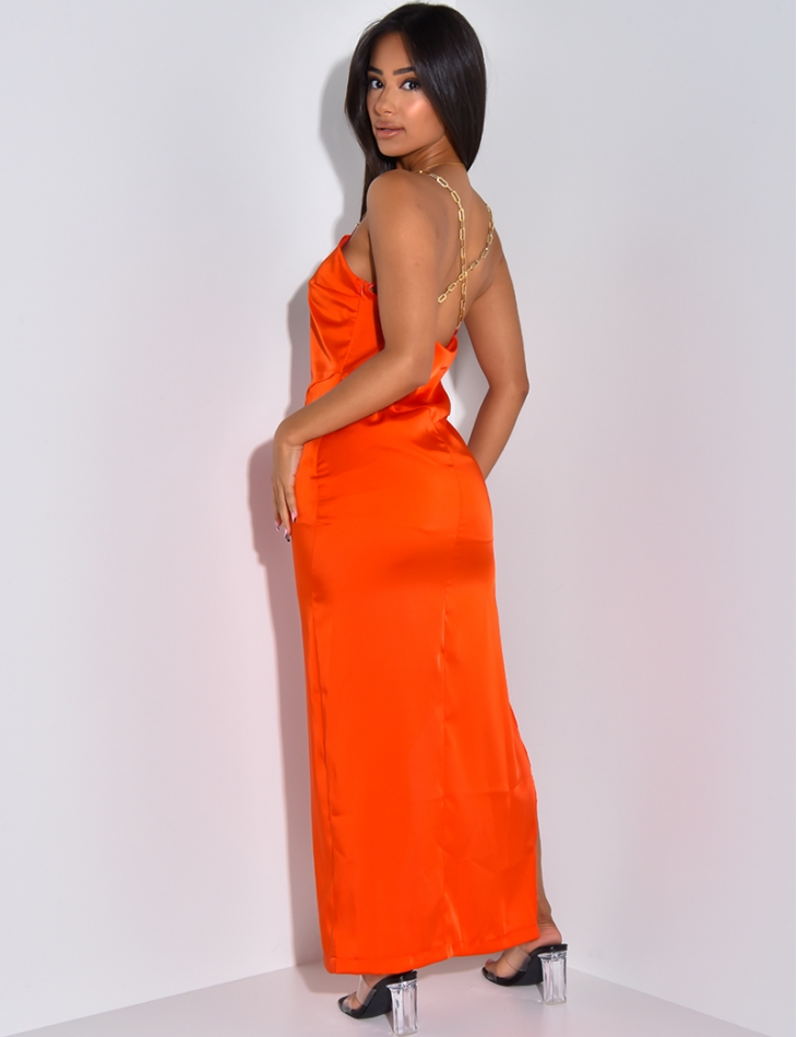 Robe longue en satin à bretelles maillons