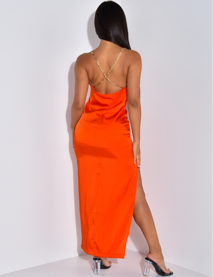 Robe longue en satin à bretelles maillons