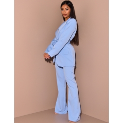 Ensemble de tailleur à ceinture large et pantalon patte d'eph Ensemble de tailleur à ceinture large et pantalon patte d'eph