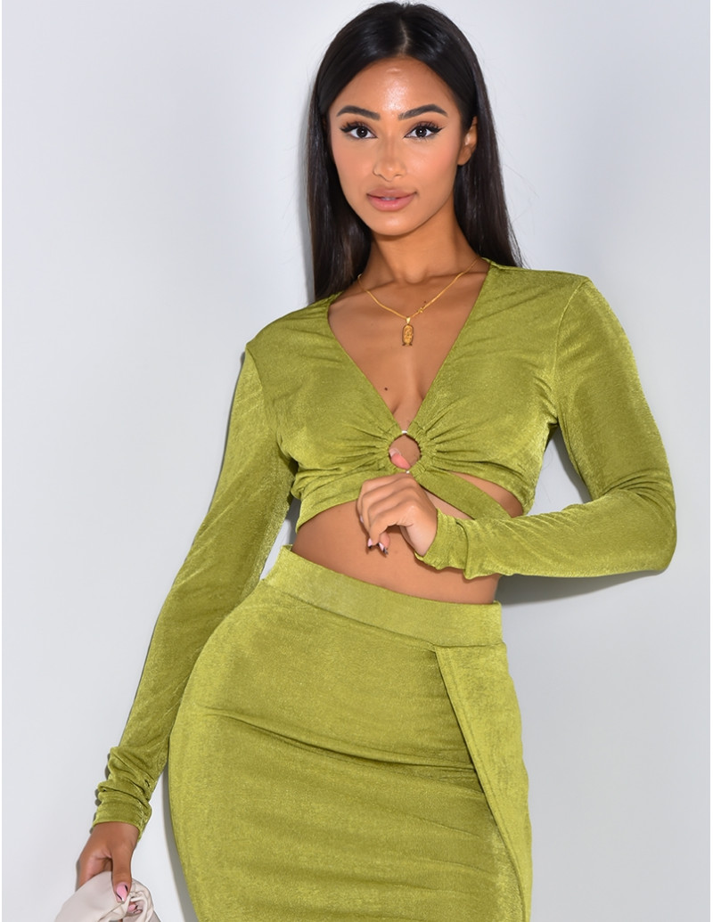 Crop top légèrement transparent avec anneau