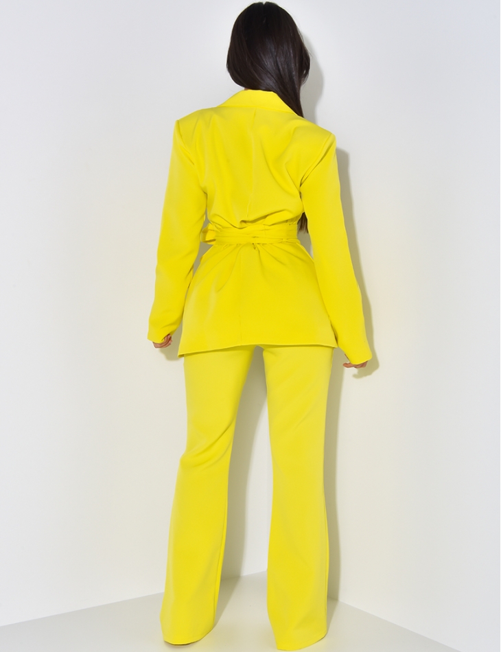Ensemble de tailleur à ceinture large & pantalon patte d'eph Ensemble de tailleur à ceinture large & pantalon patte d'eph