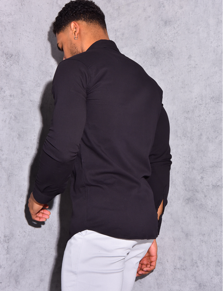 Chemise légére avec bouton sur le col Chemise légére avec bouton sur le col