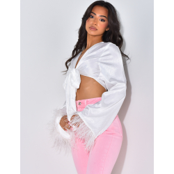 Crop top à nouer avec plumes sur les manches Crop top à nouer avec plumes sur les manches
