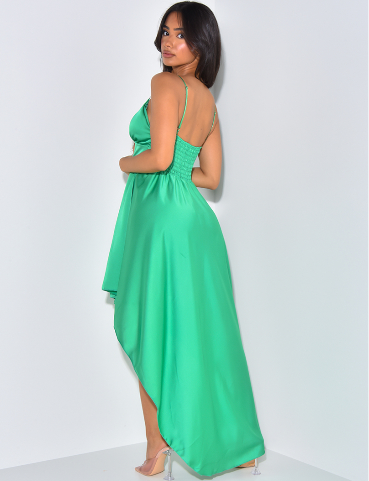 Robe asymétrique en satin à fine bretelle Robe asymétrique en satin à fine bretelle