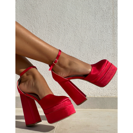 Mules compensée en satin avec attache Mules compensée en satin avec attache