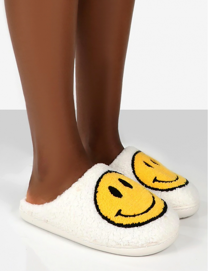 Pantoufles avec smiley imprimé blanches