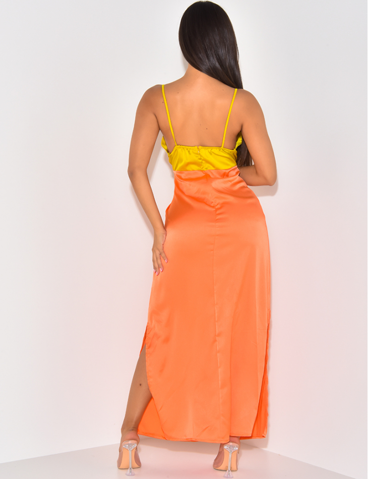 Robe longue en satin ajourée Robe longue en satin ajourée