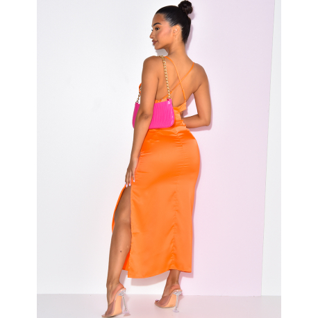 Robe en satin ajourée à fente Robe en satin ajourée à fente