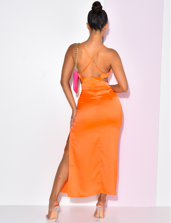 Robe en satin ajourée à fente Robe en satin ajourée à fente