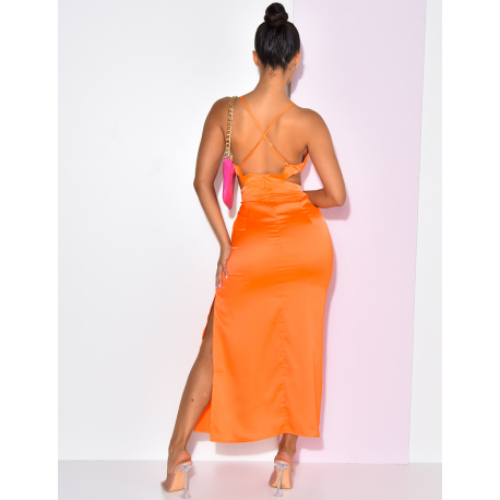 Robe en satin ajourée à fente Robe en satin ajourée à fente
