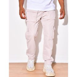 Pantalon cargo à poches et à boutons Pantalon cargo à poches et à boutons