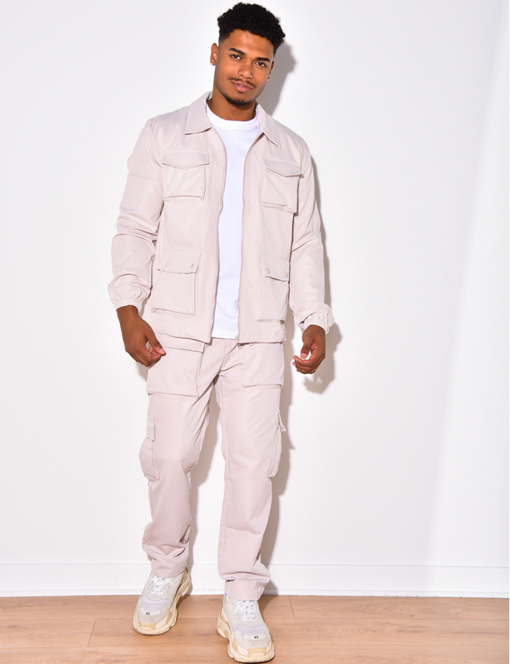 Pantalon cargo à poches et à boutons Pantalon cargo à poches et à boutons