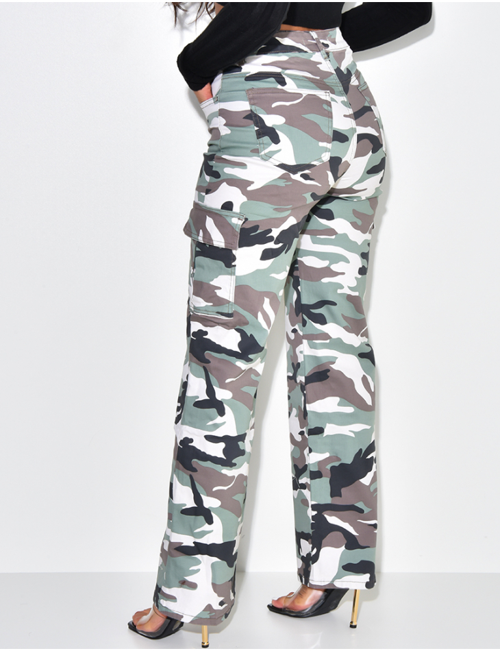 Pantalon cargo à motif camouflage Pantalon cargo à motif camouflage