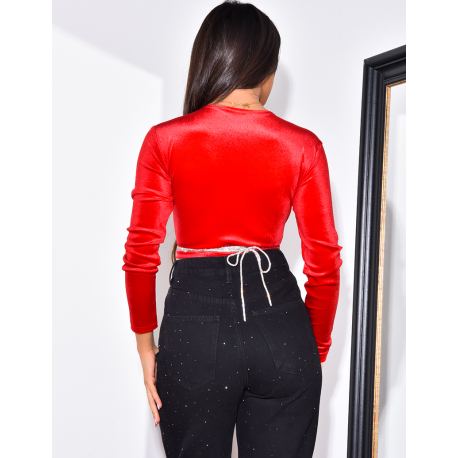 Cache coeur en velours à attaches scintillantes Cache coeur en velours à attaches scintillantes