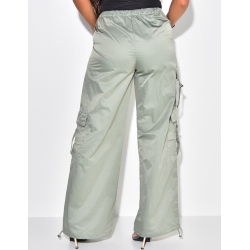 Pantalon parachute coupe droite à poches cargo Pantalon parachute coupe droite à poches cargo