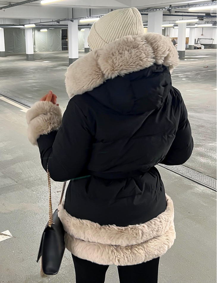Veste à fourrure avec ceinture