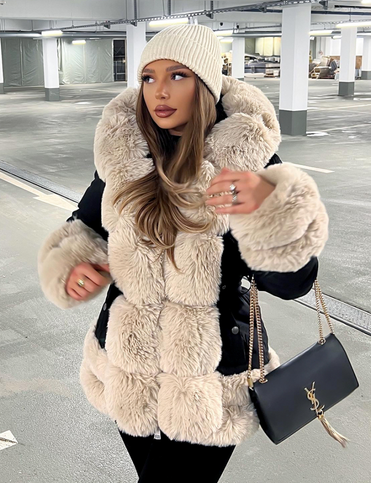 Veste à fourrure avec ceinture