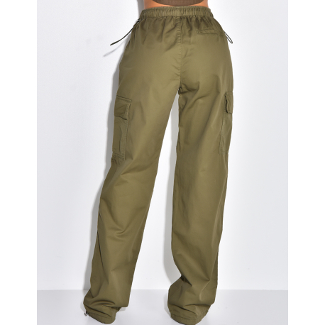 Pantalon parachute à poches cargo Pantalon parachute à poches cargo