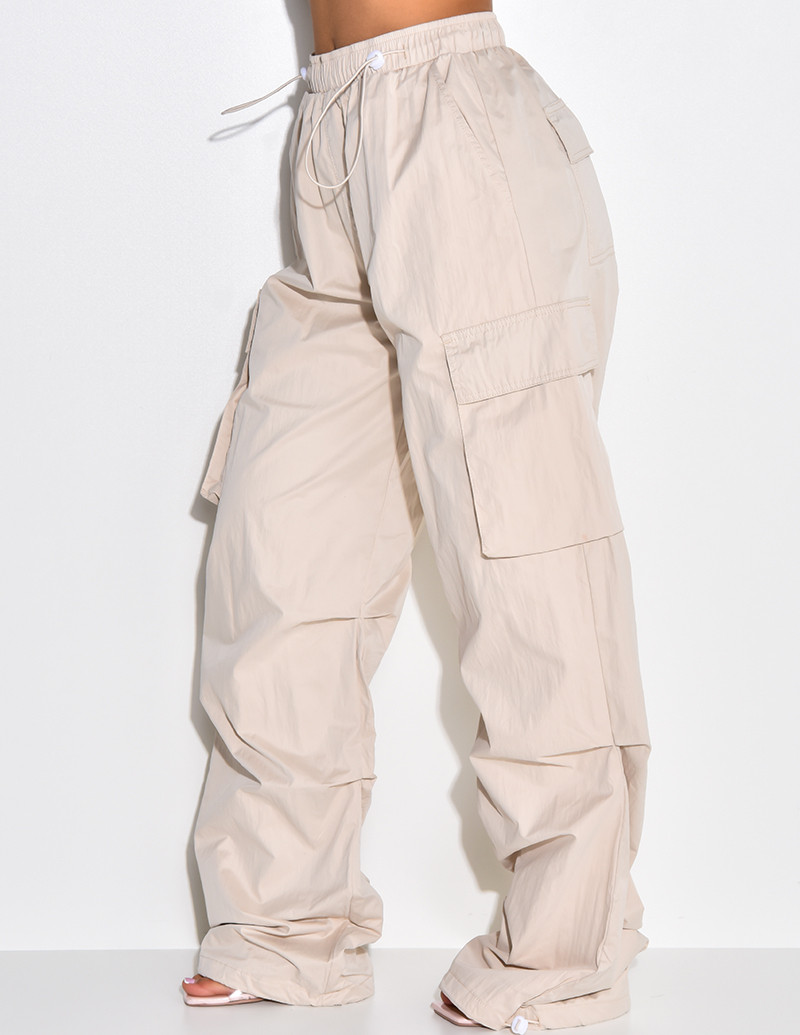 Pantalon parachute à poches cargo