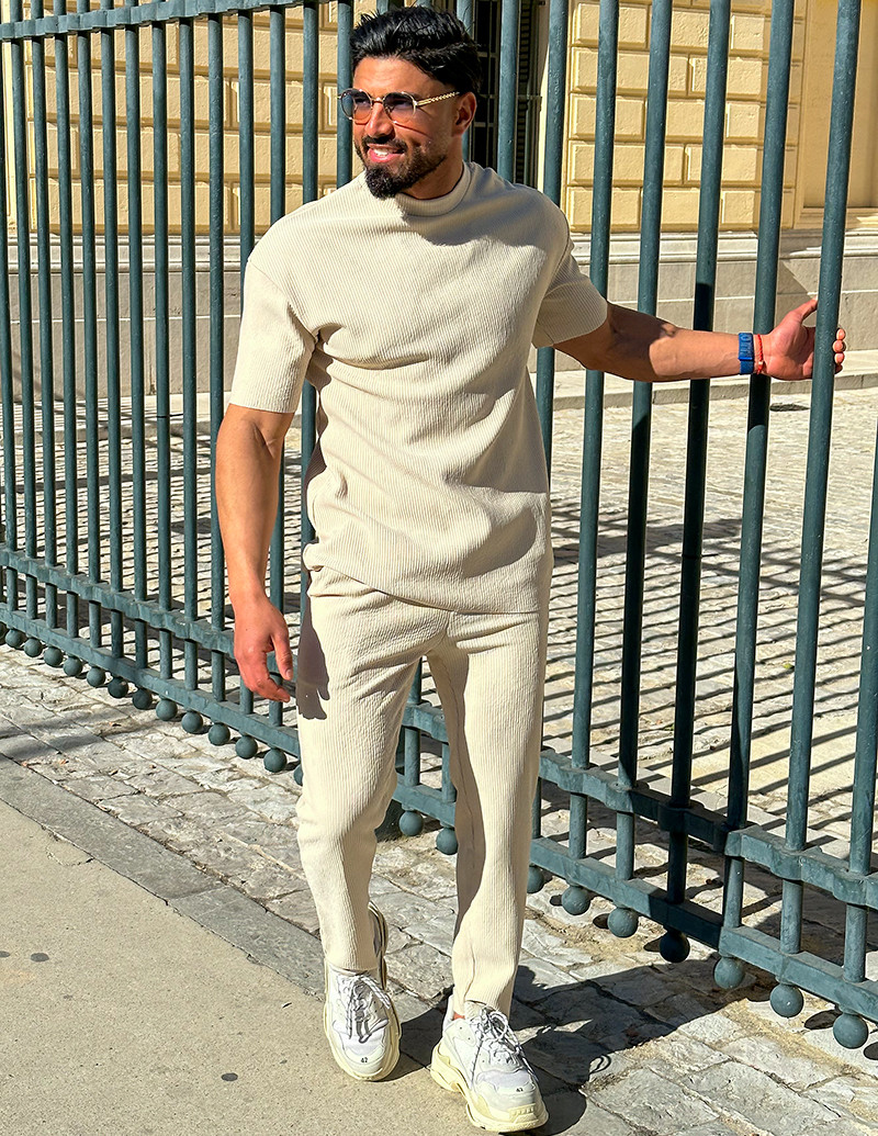 Ensemble t-shirt oversize & pantalon côtelé