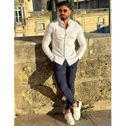 Chemise à boutons dorés Chemise à boutons dorés