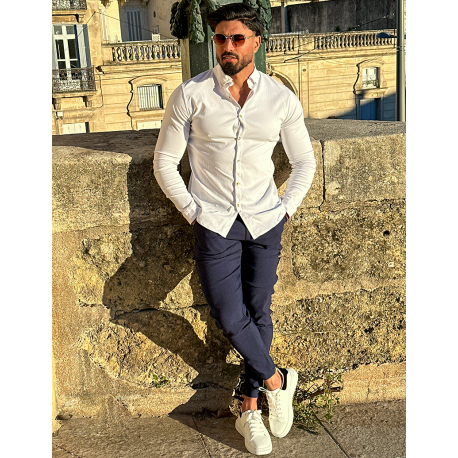 Chemise à boutons dorés Chemise à boutons dorés