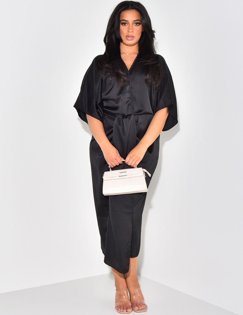 Robe en satin fluide manche chauve souris