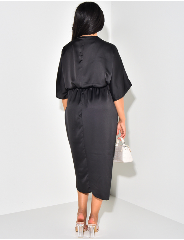 Robe en satin fluide manche chauve souris