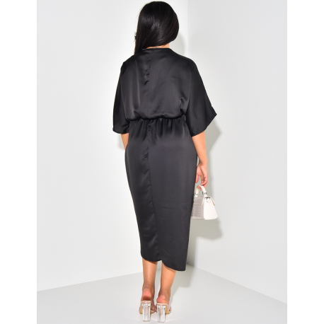 Robe en satin fluide manche chauve souris
