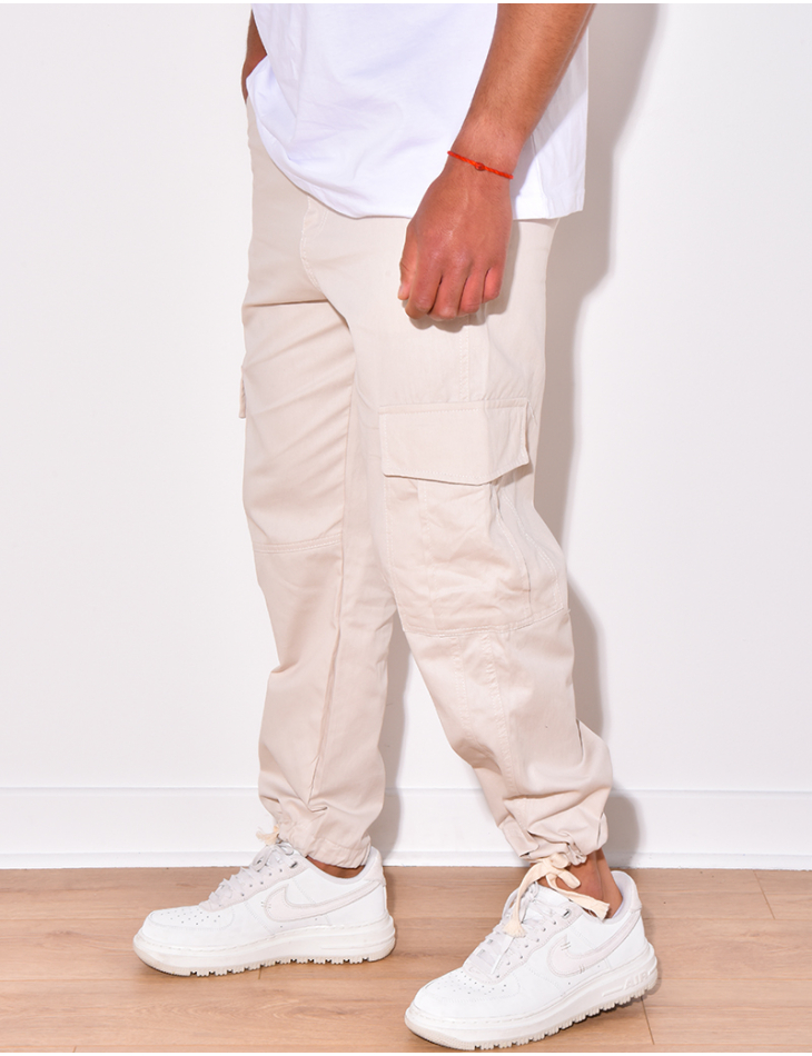 Pantalon cargo fin à nouer aux chevilles