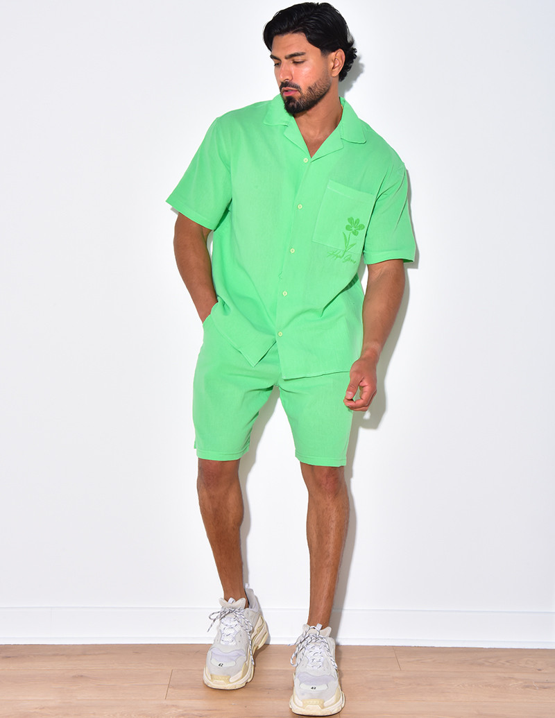 Ensemble en lin short et chemise avec une fleur brodée