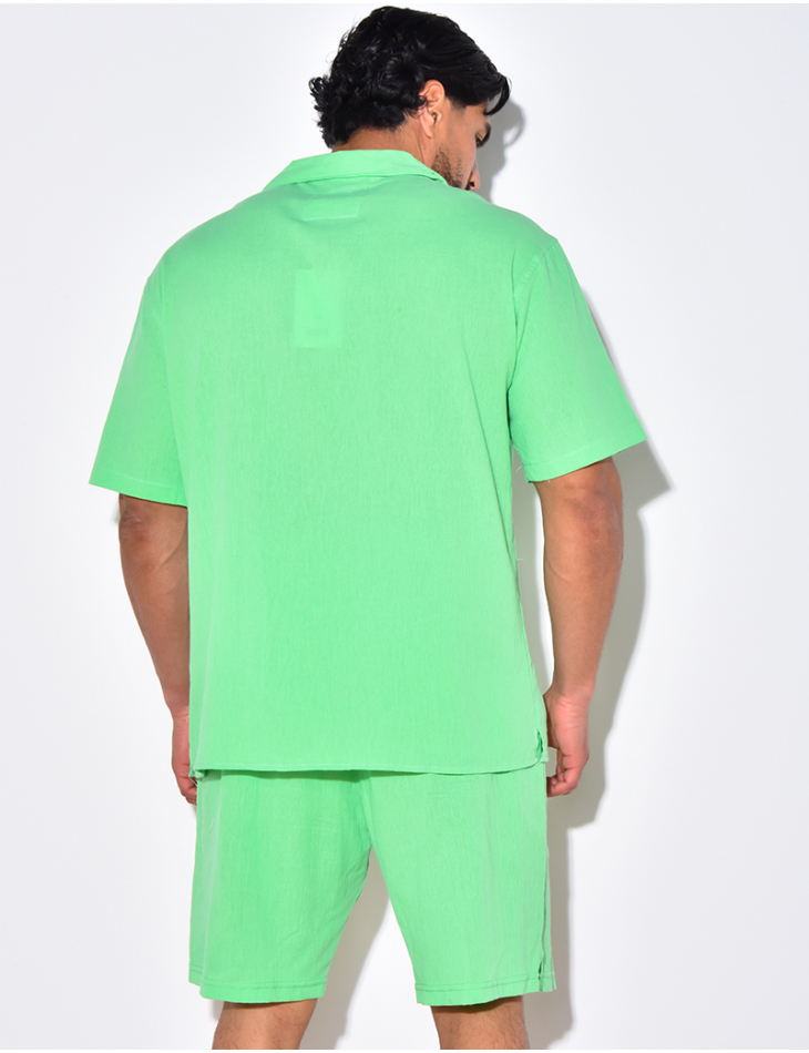 Ensemble en lin short et chemise avec une fleur brodée Ensemble en lin short et chemise avec une fleur brodée