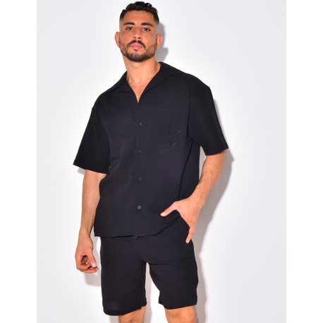 Ensemble en lin short et chemise avec une fleur brodée