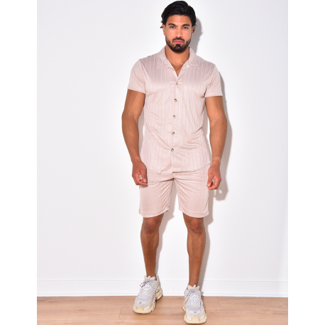 Ensemble short et chemise fluide à rayures en relief Ensemble short et chemise fluide à rayures en relief