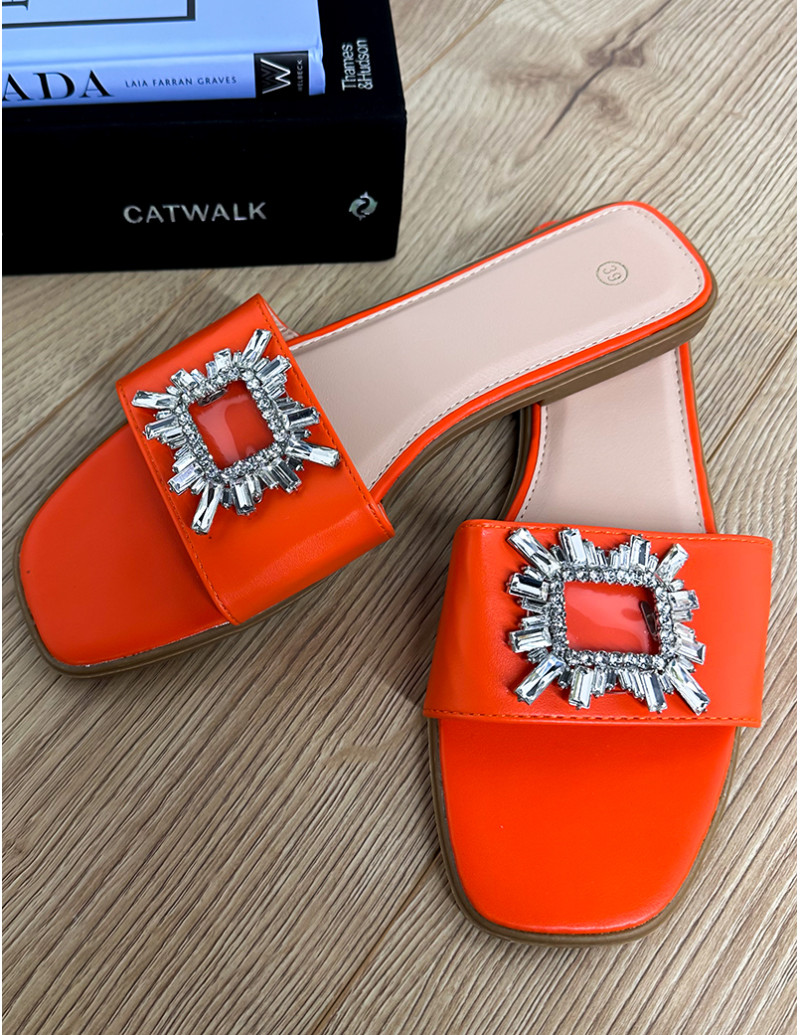 Flat sandals