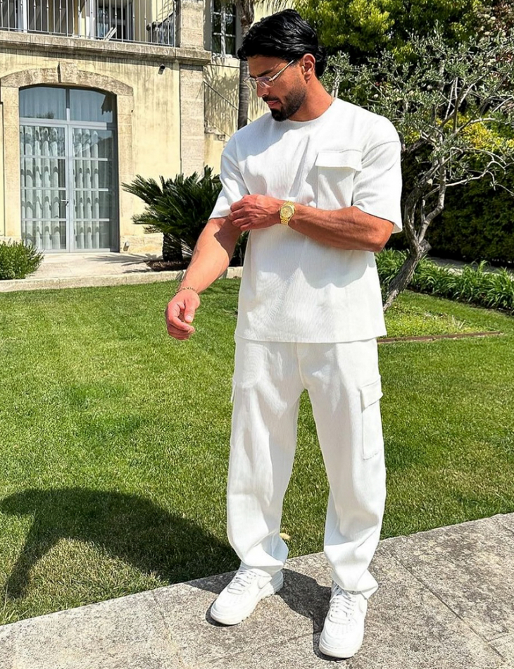 Ensemble t-shirt à poches et pantalon cargo côtelé Ensemble t-shirt à poches et pantalon cargo côtelé