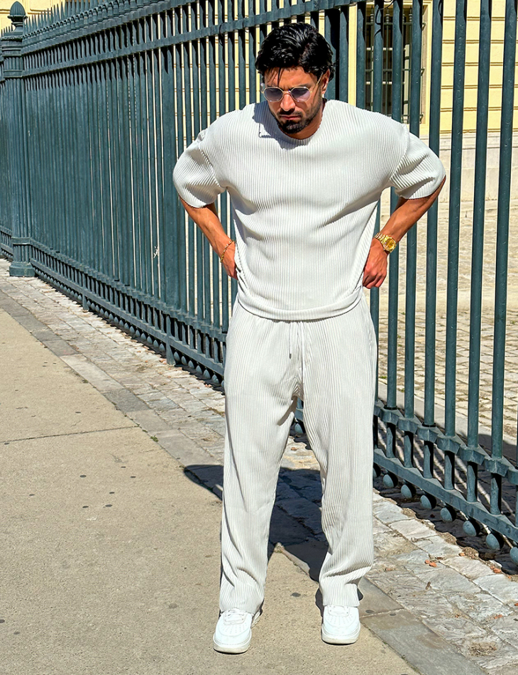 Ensemble pantalon et t-shirt plissé