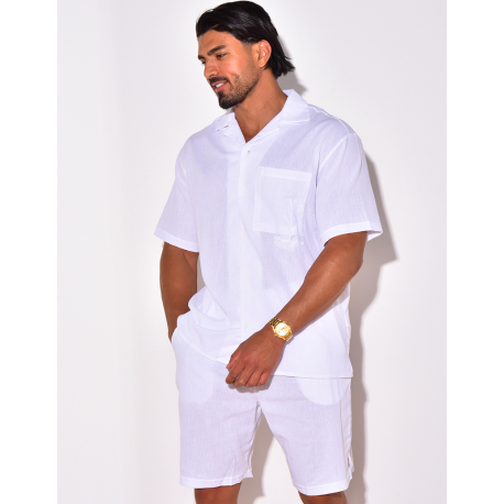 Ensemble en lin short et chemise avec une fleur brodée Ensemble en lin short et chemise avec une fleur brodée