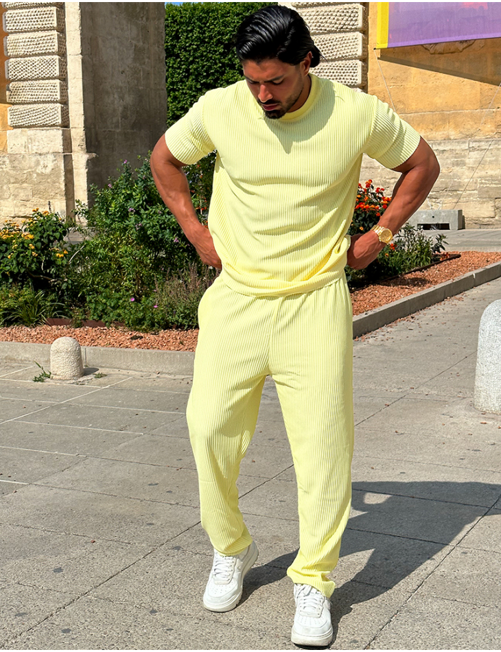 Ensemble pantalon et t-shirt plissé