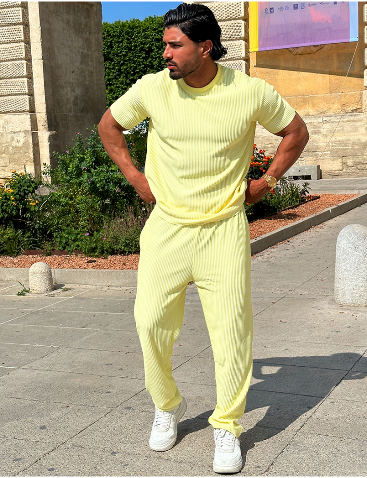 Ensemble pantalon et t-shirt plissé
