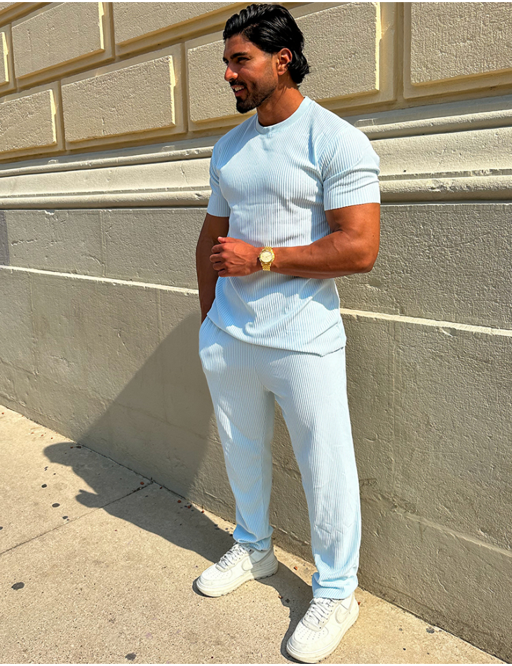 Ensemble pantalon et t-shirt plissé